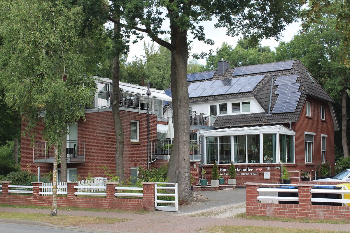 Außenansicht vom Haus Birkenallee